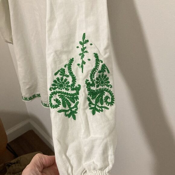 Roller Rabbit Tasha Rylina Cover-Up Mini Dress in White with Green Embroidery. - Picture 4 of 10